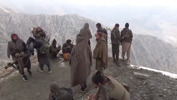 بخش اعظم یک ویدیوی نشر شده توسط شاخه داعش در افغانستان نشان می دهد که اعضای آن از لحاظ تسلیحاتی ضعیف استند و بدون سرپناه از سرما می لرزند و در ساحات مرتفع کوهستانی با کمبود غذا و تجهیزات مواجه می باشند.