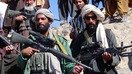 یک تصویر گرفته شده از روی یک ویدئو جنگجویان طالبان تحت امر ملا منان نیازی را در یک مکان نامعلوم در ولایت هرات بتاریخ ۱۹ عقرب نشان می دهد.