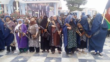 زنان جوزجان علیه طالبان و داعش سلاح به دست می گیرند