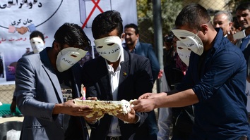 افغانستان د اورپکو پر ضد متحد ولاړ دی