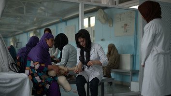 افغان های مجروح طالبان را به خاطر نابودی زندگی و رویاهایشان مقصر می دانند