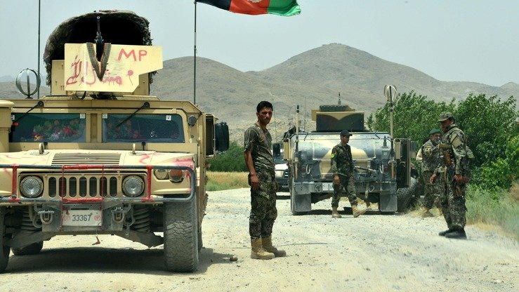 Afghan forces 'bravely resist' widespread Taliban attack on Kandahar base