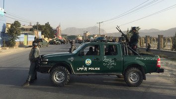 کشته شدن 3 نفر پس از در پی توقف بمگذار انتحاری توسط پولیس در نزدیکی استادیوم کرکت کابل