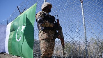 په عکسونو کې: د پاکستان - افغانستان د پولې خوندي کول