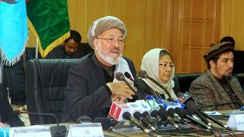 د افغانستان د سولې عالي شورا له طالبانو سره د خبرو لپاره هېڅ مخکې تر مخکې شرطونه نه دي ایښي