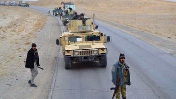 افغان امنیتي ځواکونو طالبان د غزني‌ له سړکونو څخه لېرې ساتلي دي