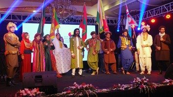 مبارزهء جوانان و زنان افغان برای پیشرفت و مقاومت در برابر تهدیدات جنگجویان