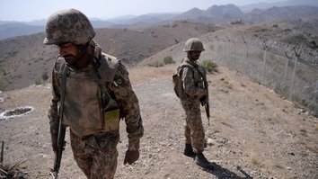 Pakistan, Afghanistan calm tensions after border clashes