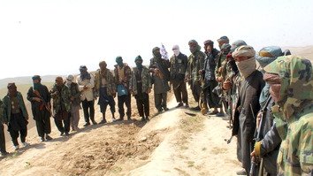 طالب اورپکي، چې د جګړې په ډګر کې مات کړای شوي، په سرپل کې سولې ته ښه راغلاست وایي