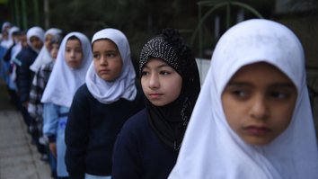 مقامات ولایت تخار تعهد کرده اند که در برابر بسته شدن مکاتب توسط طالبان مقاومت میکنند
