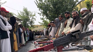 یکجا شدن ده ها جنگجوی طالبان با پروسه صلح در ننگرهار