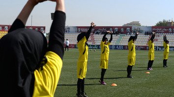 افغانانو د حکومت له خوا د ښځو په فوټبال کې د جنسي زورونو د څېړنې هرکلی وکړ