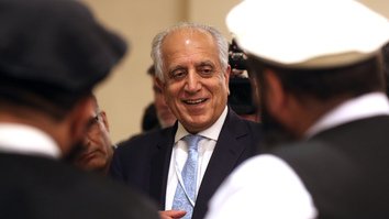 خلیلزاد د سولې د خبرو اترو لپاره افغانستان او قطر ته راستون شو