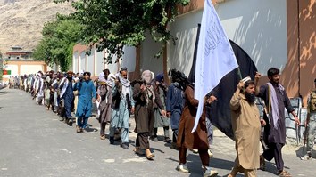 بیش از ۱۵۰ جنگجویان طالبان و داعش از خشونت در کنر و بدخشان دست برداشتند