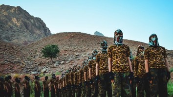 افغان چارواکي وایي، هغه طالب سخت دریځي د مرګ کومي ته ور روان دي چې غواړي له داعش سره یوځای شي