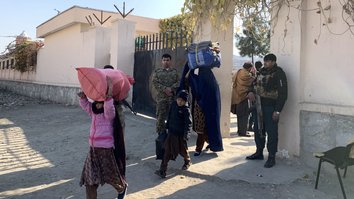 Wives, children of ISIS fighters in Nangarhar return to Pakistan