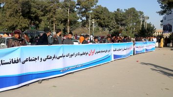 باشنده گان هرات برضد تلاش های تهران برای تضعیف کردن توافق صلح اعتراض کردند