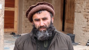 افغانې کورنۍ چې جګړې سره جلا کړي دي له څو کاله شخړو څخه وروسته سولې ته هیلې لري