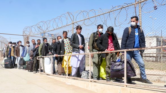 Iran dumps refugees infected with coronavirus across Afghan border