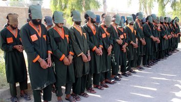 طالبانو او افغان حکومت د لومړي ځل لپاره د بندیانو د تبادلې د خبرو لپاره په کابل کې سره ولیدل