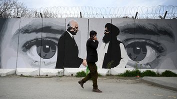 Afghan government releases 100 Taliban prisoners in bid to salvage talks