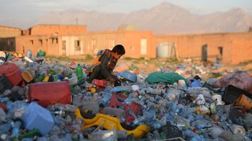 جنگ بی پایان طالبان ظرفیت اقتصادی افغانستان را چگونه فلج کرده است