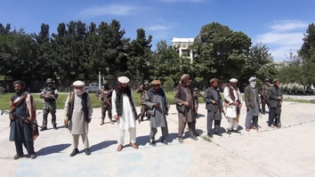 په بغلان کې طالب اورپکي تسلیم شول او وایی چې یاده ډله د بهرنیانو د ګټو لپاره کار کوي