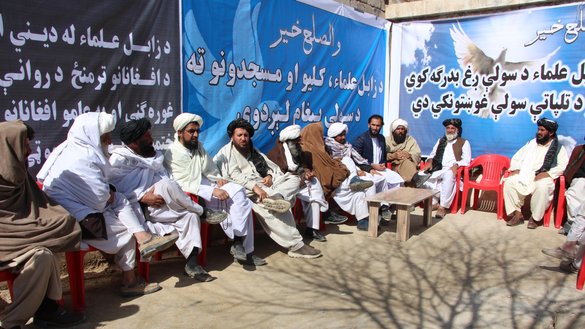 Zabul religious scholars gather in Qalat on May 24 to urge the Taliban to embrace peace and put an end to the war. [Raziq Kandahari]