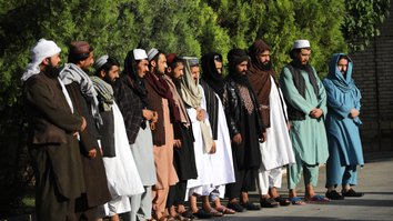 د بندیانو د تبادلې په بیا پیلېدلو سره کابل او طالبان په دوحه کې د سولې خبرو ته چمتووالی کوي