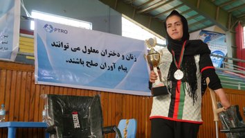 با آغاز شدن مذاکرات صلح، زنان افغان برای حفظ دستاوردهای خود گردهمایی کردند