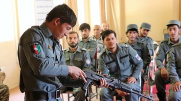 سربازان جوان و تحصیل کرده نیروهای امنیتی افغان را در ولایات جنوب غربی تقویت کردند