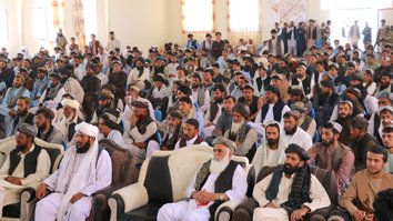 افغانان د سولې په خبرو کې د تېرو ۲۰ کالونو لاسته راوړنو د ساتلو غوښتنه کوي