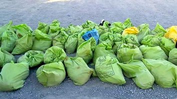 پولیس فراه ۲ تون از مواد منفجره ایرانی را که به طالبان می رفت ضبط کردند
