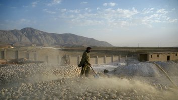 طالبان بالای یک گنج دست نخورده منرال ها به ارزش یک تریلیون دالر نشسته اند، اما چه کسی سرمایه گذاری خواهد کرد؟