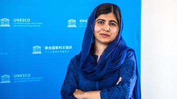 ملالې له طالبانو څخه وغوښتل چې نجونو ته ښوونځیو ته د بېرته تګ اجازه ورکړي