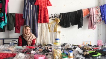 تاجران اناث در هرات به مبارزه در برابر محدودیت ها ادامه می دهند