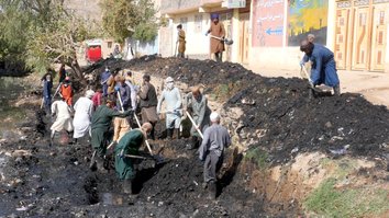 د نړۍ وال بانک له خوا تمویل شوي د اوبو لګولو نهرونه د سمنګانو اوسېدونکیو ته اوبه برابروي