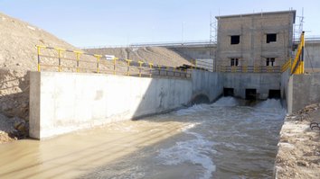 بند کمال خان که برای اولین بار پر شده است، دهاقین نیمروز را امیدوار ساخته است