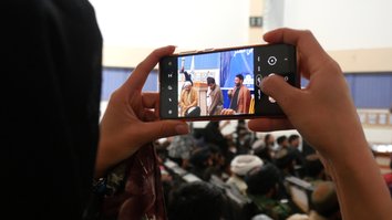 محدودیت ها بالای ممثلین زن تیاتر و میراث سینمای افغانستان را تهدید می کند