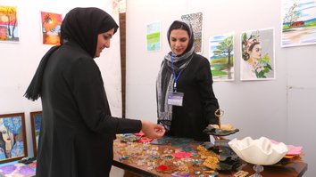 د هرات سوداګرې ښځې کار ته ستنې شوې او په سوداګریز نندارتون کې یې خپل توکي نندارې ته وړاندې کړل