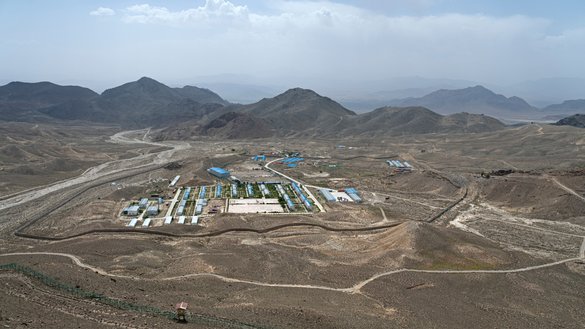 دا عکس چې د غوایي په ۲۷مه خپور شوی د افغانستان په لوګر ولایت کې د یوه چینایي کنسرسیوم مرکز ښیي. [وکیل کوهسار/ای اېف پي]