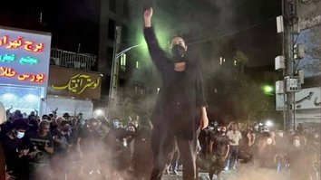 در سلسلهء قیام تاریخی، زنان باعث ترساندان رژیم ایران شده اند