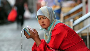 محققان می گویند، نرم افزارهای جاسوسی چینی مسلمانان را از طریق اپلیکیشن ها هدف قرار می دهند