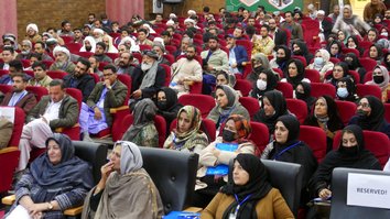 افغان‌ها طی یک تجمع در هرات، نگرانی‌های خود را به اشتراک گذاشته خواستار شرایط بهتر زندگی شدند