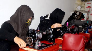 برنامه انکشافی ملل متحد به صدها زن کندز آموزش های مسلکی ارائه کرد