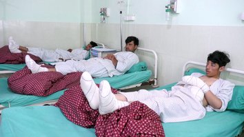 هوای سرد و فقر زندگی افغان های فقیر را با مشکل مواجه ساخته است