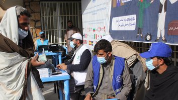 سازمان ملل متحد به حدود ۵۰۰ خانواده نیازمند قندهار کمک نقدی کرد