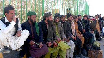 سفر خطرناک: بیکاری جوانان افغان را به مهاجرت غیرقانونی مجبور می سازد