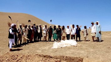 UN hires over 1,000 locals for locust eradication campaign in Kunduz
