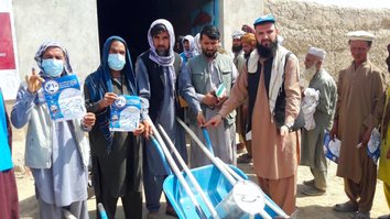 ملګري ملتونه د کندوز سلګونو بزګرانو ته وړیا د کرنې وسایل او تخمونه ورکوي